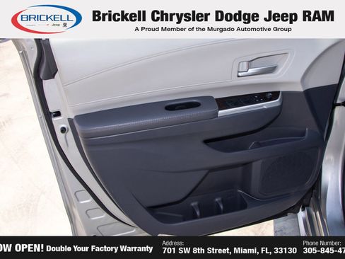 Used 2024 Toyota Sienna XLE FWD image 10