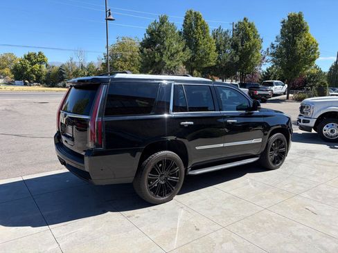 Used 2018 Cadillac Escalade Luxury AWD/4WD image 31