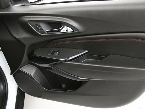 Certified 2025 Chevrolet Trax RS w/ Driver Confidence Package FWD image 33