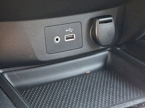 Used 2018 Nissan Rogue SV AWD/4WD image 23