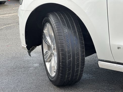 Used 2024 Ford Expedition Platinum image 8