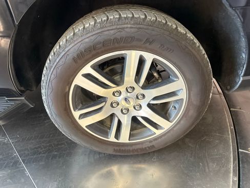 Used 2024 Ford Expedition Max Limited RWD image 9