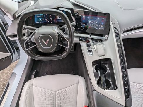 Used 2021 Chevrolet Corvette Stingray Premium Conv w/ Z51 Performance Package image 31