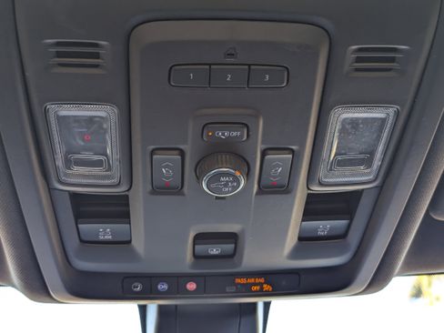 Used 2021 GMC Yukon SLT w/ SLT Luxury Plus Package image 31