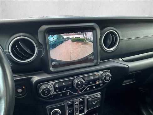 Used 2021 Jeep Wrangler Unlimited Sahara w/ Cold Weather Group AWD/4WD image 23