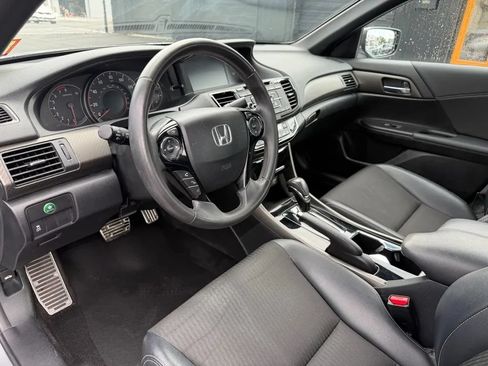Used 2017 Honda Accord Sport image 5