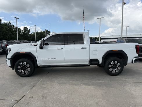 Used 2024 GMC Sierra 2500 Denali w/ Denali Reserve Package AWD/4WD image 8