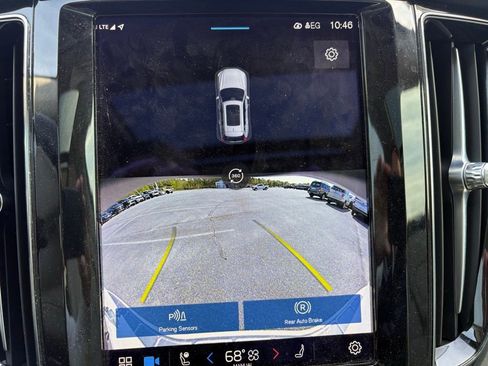 Used 2023 Volvo XC60 B5 Ultimate w/ Climate Package image 12