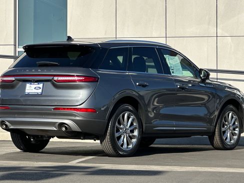 Used 2022 Lincoln Corsair FWD w/ Premium Package image 3