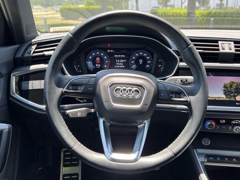 Used 2020 Audi Q3 2.0T Premium w/ Convenience Package AWD/4WD image 18