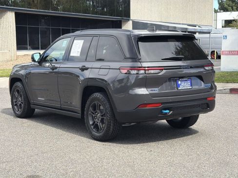 Used 2025 Jeep Grand Cherokee Trailhawk AWD/4WD image 4