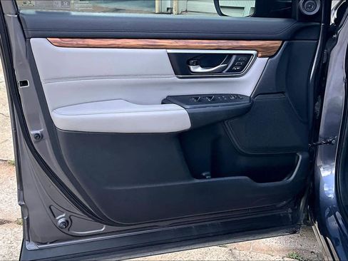Used 2018 Honda CR-V Touring image 21
