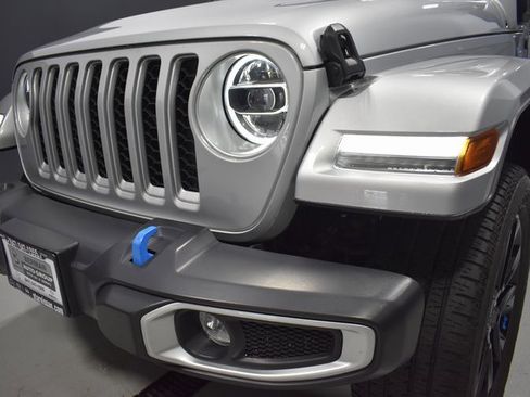 Used 2022 Jeep Wrangler Unlimited Sahara w/ Cold Weather Group image 11