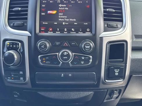 Used 2019 RAM 1500 Classic SLT w/ Luxury Group AWD/4WD image 32