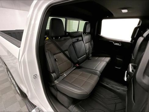 Used 2024 Chevrolet Silverado 1500 High Country w/ High Country Premium Package AWD/4WD image 26