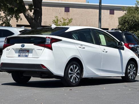 Used 2019 Toyota Prius LE w/ Preferred Accessory Package AWD/4WD image 3