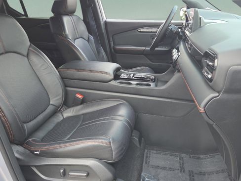 Used 2023 Honda Pilot Sport image 18