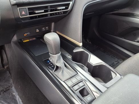 Used 2025 Toyota Camry Hybrid image 9