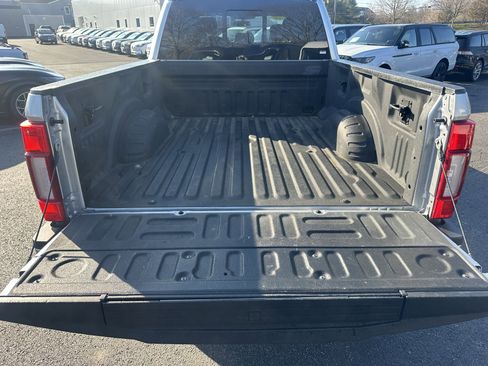 Used 2022 Ford F350 Lariat w/ Black Appearance Package image 7