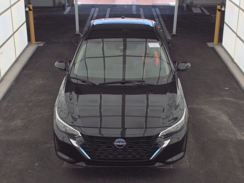 Used 2025 Nissan Sentra SV FWD image 2