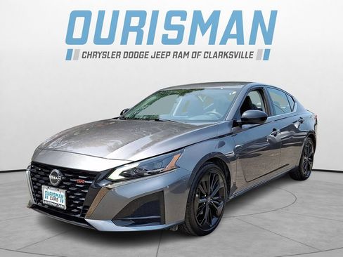 Used 2024 Nissan Altima 2.5 SR FWD image 3