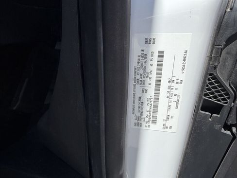 Used 2022 Ford Transit 350 DRW RWD image 17