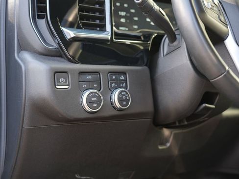 Used 2024 GMC Sierra 1500 SLT image 18