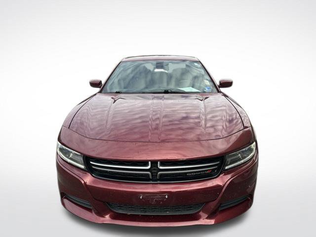 Used 2017 Dodge Charger SE RWD image 5