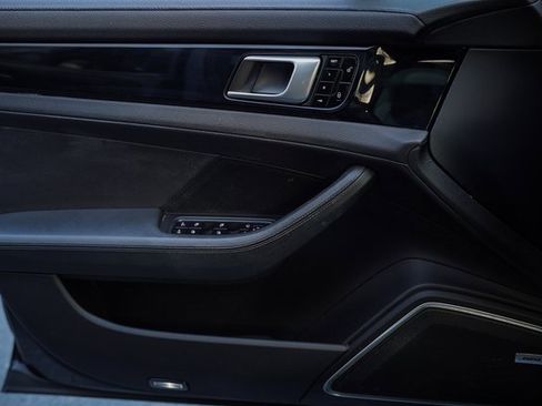 Used 2018 Porsche Panamera 4 image 35