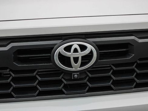 Used 2024 Toyota Tacoma TRD Sport w/ TRD Sport Premium Package AWD/4WD image 5
