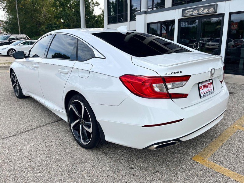 Used 2018 Honda Accord Sport image 8