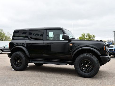 New 2026 Ford Bronco Badlands AWD/4WD image 8