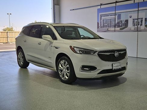 Used 2021 Buick Enclave Avenir w/ Avenir Technology Package AWD/4WD image 2