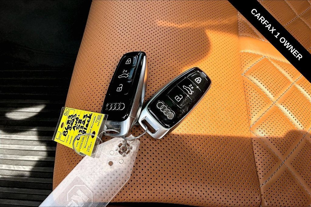 Used 2023 Audi S8 AWD/4WD image 34