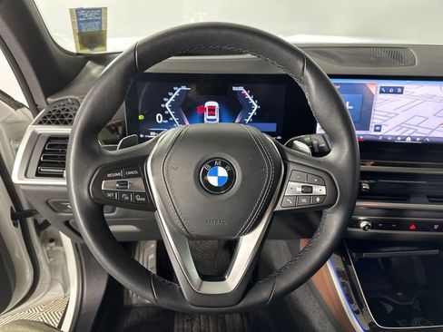 Certified 2024 BMW X5 xDrive40i w/ Premium Package AWD/4WD image 12