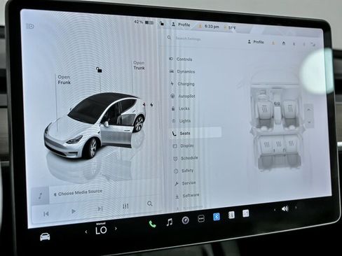 Used 2023 Tesla Model Y Long Range image 33