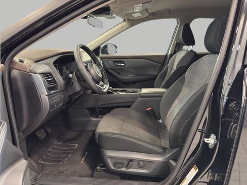 Used 2023 Nissan Rogue SV image 11