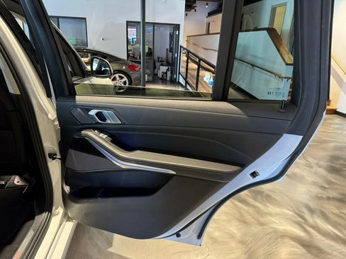 Used 2020 BMW X7 xDrive40i w/ Premium Package image 27