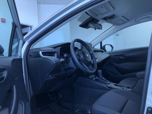 Used 2025 Toyota Corolla LE image 11