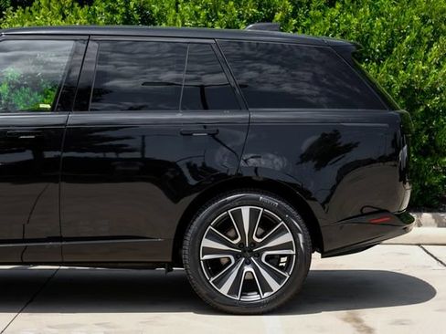New 2026 Land Rover Range Rover SE AWD/4WD image 13