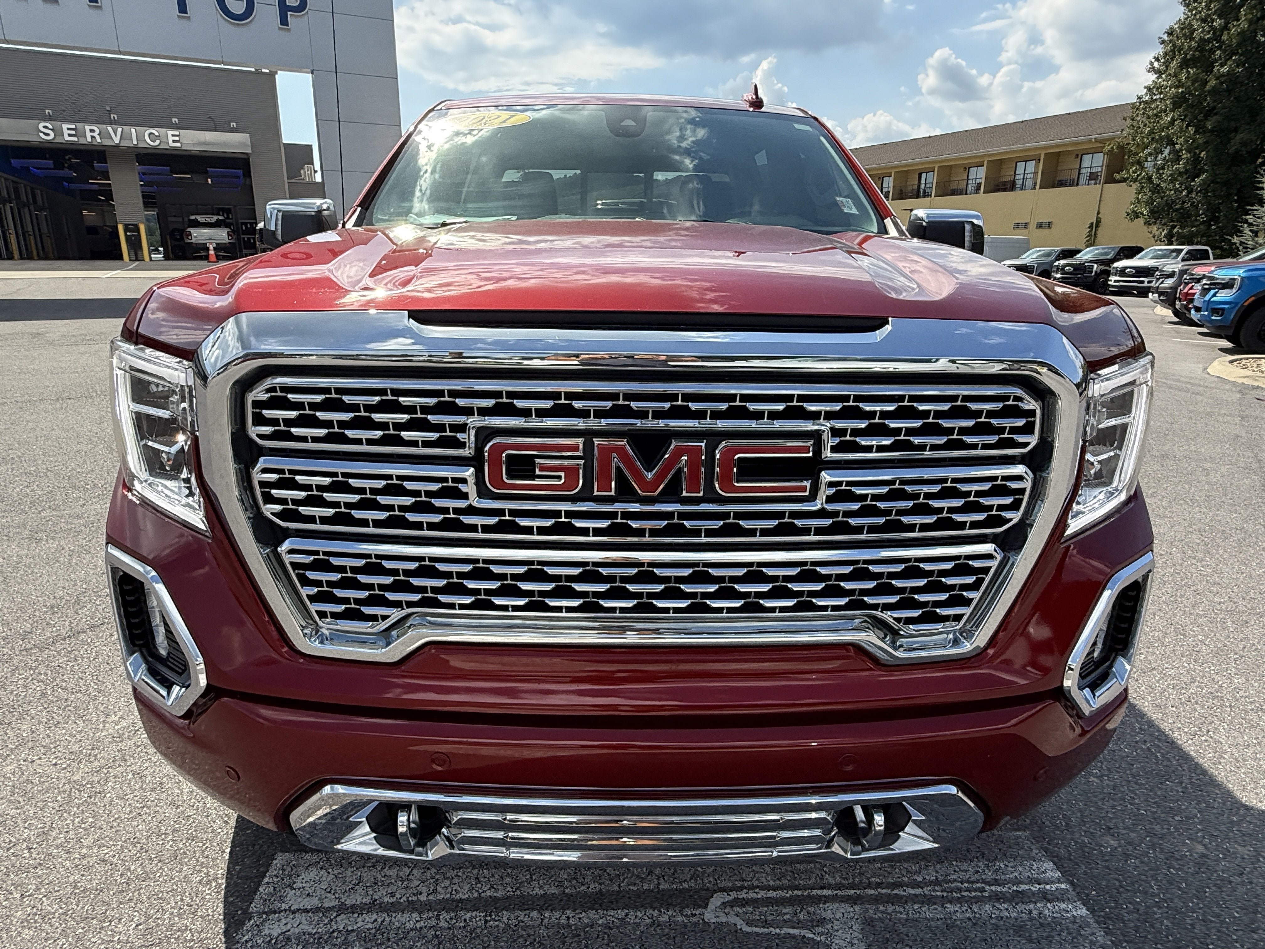 Used 2021 GMC Sierra 1500 Denali w/ Driver Alert Package II AWD/4WD image 2