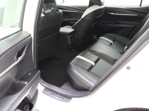 Used 2025 Toyota Camry SE FWD image 26