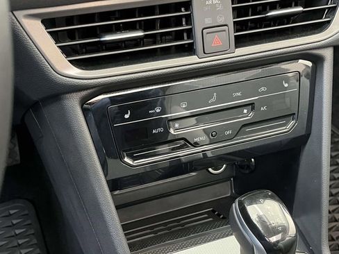 New 2025 Volkswagen Taos SE AWD/4WD image 22