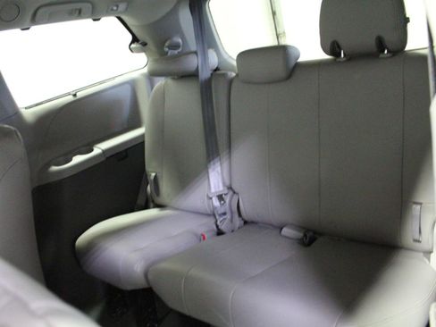 Used 2020 Toyota Sienna LE w/ LE Preferred Package AWD/4WD image 17