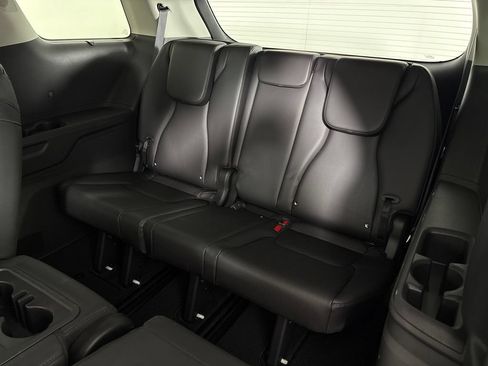 Used 2025 Kia Carnival SX FWD image 32