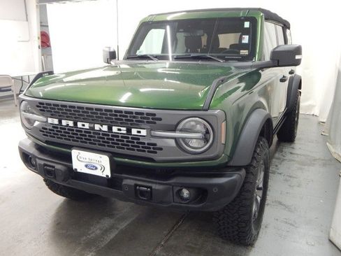 Used 2023 Ford Bronco Badlands image 9
