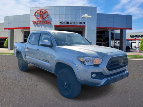 Used 2022 Toyota Tacoma SR5 image 3