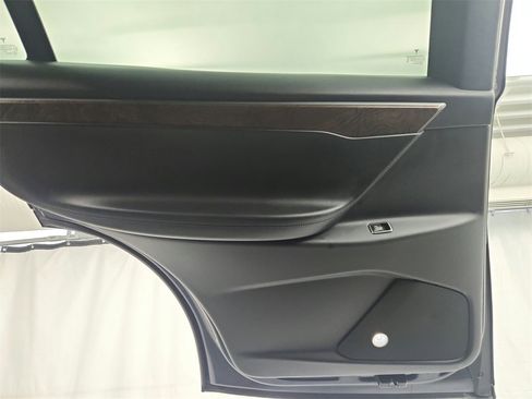 Used 2020 Tesla Model X Long Range image 22