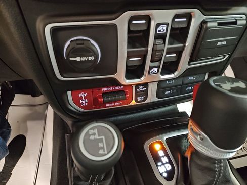 New 2026 Jeep Wrangler Unlimited Rubicon w/ Technology Group image 28