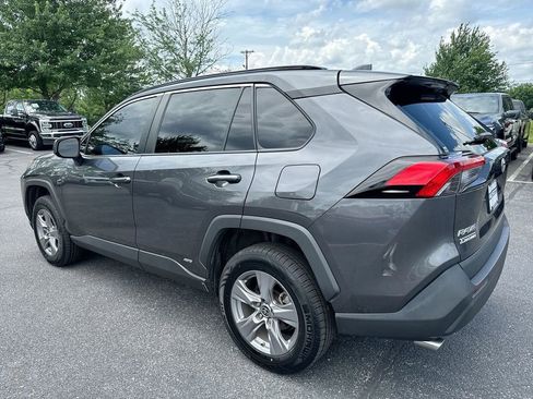 Used 2022 Toyota RAV4 LE AWD/4WD image 12